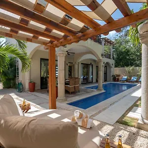 https://meso-maya-ii.quintano-roohotels.com
