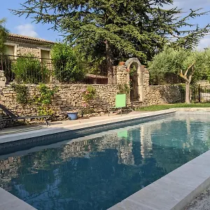 https://mas-dans-les-lavandes.fr-provencehotel.com